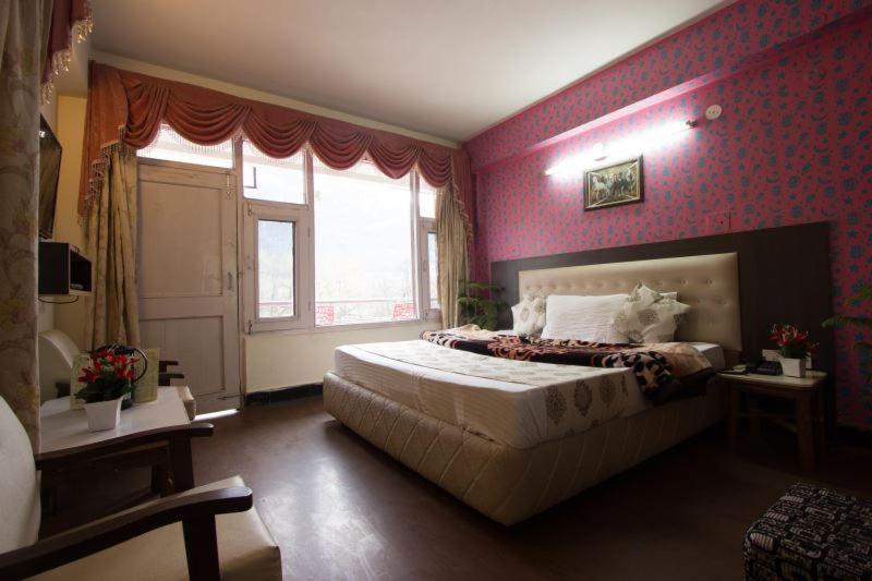 Utsav Hotel Manali  Exterior photo